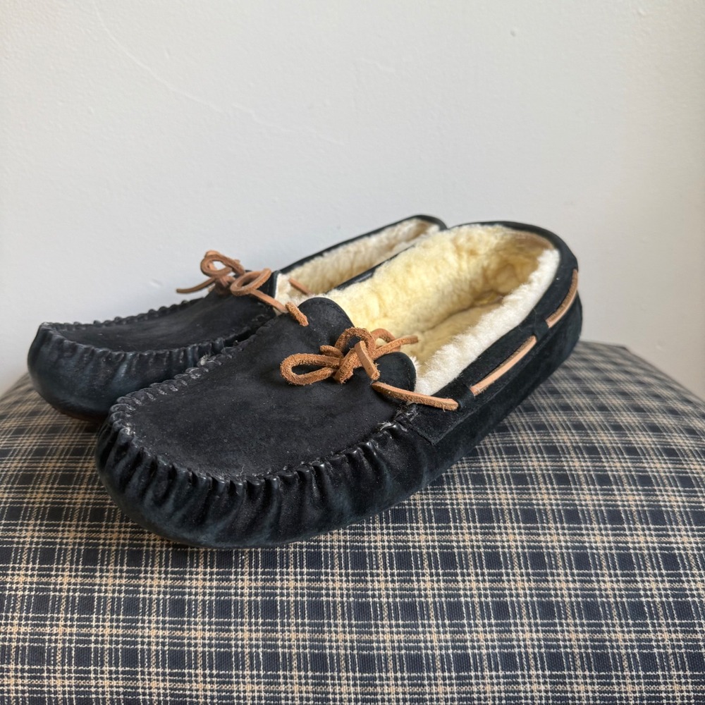 UGG Dakota Classic Suede Shearling Moccasin Slippers Size 8.5 Black